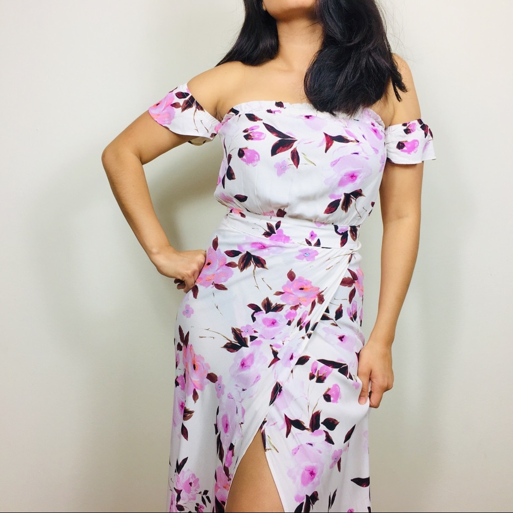 NWT Flynn Skye Bella Maxi Dress in Scattered Roses